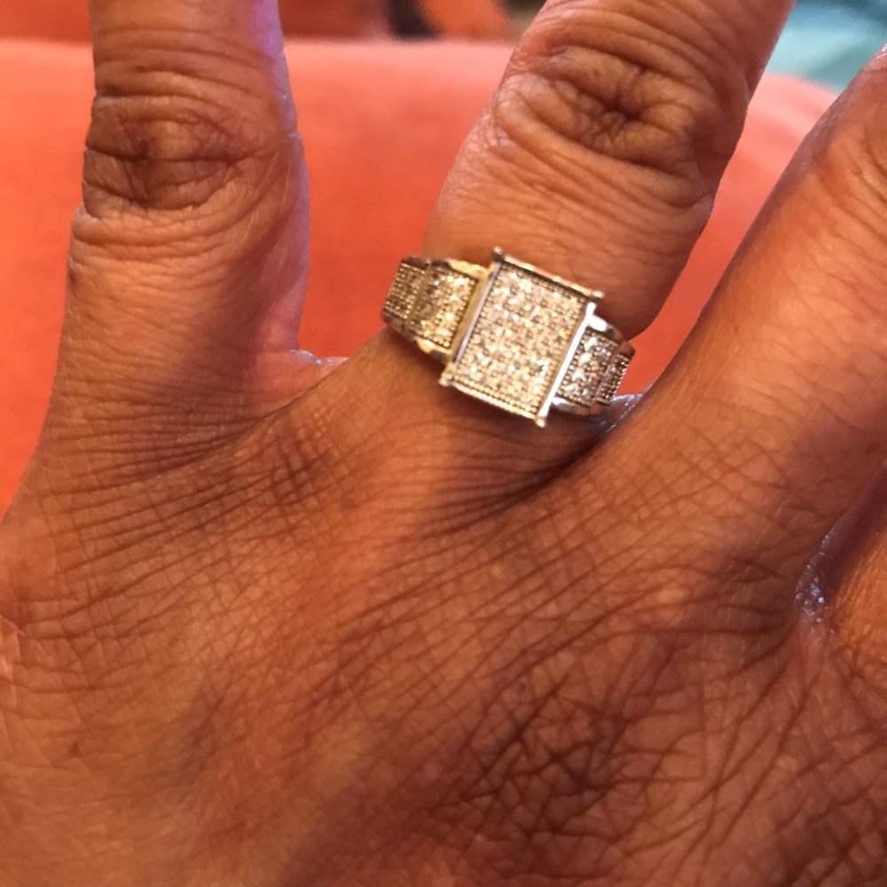 Ring - Picture 2 of 6